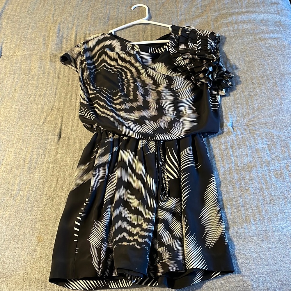 Robert Rodriguez black & white patterned cocktail dress. Size 0.